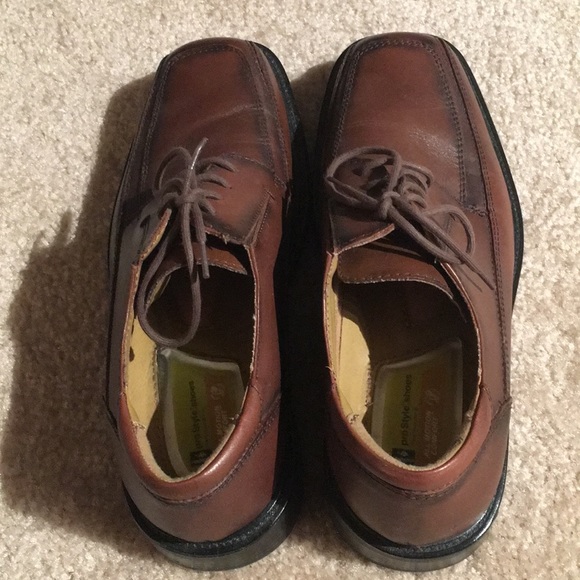 Dockers Pro-Style brown loafer. - Picture 3 of 3